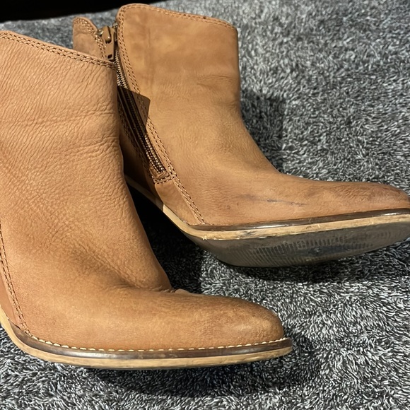 Steve Madden Tan size 38 WILDEYE Booties EUC - Picture 10 of 11